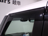 ドアバイザー付きですので、雨の日でも換気ができてとても便利です!