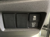 VSA装備車です。VSAはドライバーの操作と車の動きを見守っています。もし車の挙動が乱れたとき、4輪別々にブレーキをかけたり、エンジンパワーをしぼることによって車を安定させます。