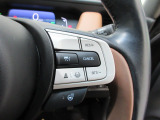 Hondaセンシングの機能のひとつ、アダプティブクルーズコントロール付!アクセルから足を離しても設定したスピードと前車との車間を保ち走行してくれます!車線維持もアシスト☆高速道路で疲労軽減ですね☆