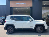 【ホイールアーチ】台形ホイールアーチはJeep伝統のデザインです。採用している理由は諸説ありますが、オフロードを走行する際にタイヤとボディが干渉しあわないよう配慮した作りにするためとなります。