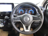 運転が楽しくなる明るく開放的な運転席まわりです。