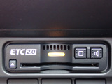 ■【ETC車載器】が装備されています。セットアップをしてお渡しとなり、ETCカードを差し込むだけで高速道路の利用が可能です。