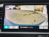 車庫入れ時に安心のバックカメラがついています。