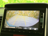 後方確認をサポートするバックモニター。狭い道や駐車時も、より安全に運転できます。ガイドライン表示で、距離感が掴みやすく、初心者の方でも安心です。