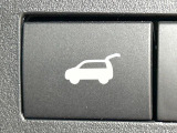 【パワーバックドア】スマートキーや運転席のボタンを押すだけでリアゲートが自動で開閉します!荷物を持っている時や、高い位置にあるバックドアを閉める際に便利な機能です♪