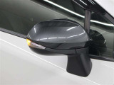 サイドターンランプ付きドアミラー。車両のドレスアップと右左折時の被視認性を兼ね備えたお洒落なミラーです。