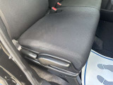 運転席シートリフター