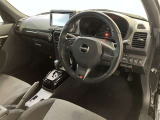 分かりやすく操作しやすい運転席まわりです☆