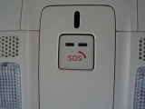 エアバッグ作動時や後突時、もしくは車内のSOSボタンを押した際に緊急通報オペレーターに連携し、救急・警察を手配します。更にオペレーターにも連携、お客様のご要望に応じてロードサービスの手配を行います。