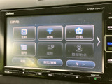 使いやすいインターフェースで、目的地設定もスムーズ。快適なドライブをサポートするオーディオ機能も充実しており、長距離移動も楽しめます。