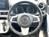 【純正革巻きステアリング】上質な革を使用することで、手にしっかり馴染みとても運転しやすいハンドルです♪