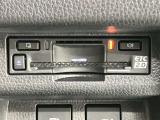 高速道路で便利な【ETC2.0】を装備しています。光ビーコン搭載で渋滞情報などナビゲーションと連動することで機能も充実いたします。他、観光施設に立ち寄るための高速料金割引サービス等もございます。