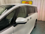 視認性の良いLEDドアミラーウィンカー、ドアバイザー付きです