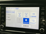 多彩な入力に対応し、快適なドライブをサポート。ラジオはもちろん、USBやBluetooth接続で、お気に入りの音楽を存分にお楽しみいただけます。