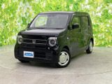 角を立てたフォルムが特徴的で、運転しやすい視界を確保。都会の街並みにも自然に溶け込むスタイリングですね。
