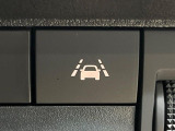 【三菱e-Assist】走行中に前方の車両等を認識し、衝突しそうな時は警報とブレーキで衝突回避と被害軽減をアシスト。より安全にドライブをお楽しみいただけます。