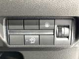 【クリアランスソナー】バンパーに付いたセンサーが障害物を検知!一定の距離に近づくとアラートで教えてくれます♪狭い駐車スペースや車庫入れ時も安心ですね☆