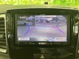 後方確認をサポートするモニターは、狭い道や駐車時に特に役立ちます。安全な運転をサポートする頼もしい装備です。