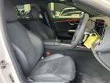 メルセデス・ベンツの定める厳しい基準をクリアしたお車のみをご案内させて頂きます。納車前整備はメーカー規定に基づき100項目以上にも及ぶ点検を熟練のメカニックによって行いご納車させて頂きます。