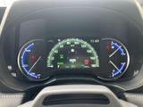 視認性の高いメーター類により、運転に必要な情報を正確に把握できます。洗練されたデザインが、運転席をスタイリッシュに演出します。運転に集中できるでしょう。