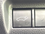 【パワーバックドア】スマートキーや運転席のボタンを押すだけでリアゲートが自動で開閉します!荷物を持っている時や、高い位置にあるバックドアを閉める際に便利な機能です♪