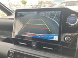リバース時の安全性を高める、バックモニターを搭載。狭い道や駐車場でも、後方を確認しやすく、スムーズな駐車をサポートします。運転初心者にも安心です。
