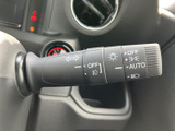 操作しやすい位置に配置されたウインカーレバーです。確実な操作感で、安全な車線変更をサポートします。
