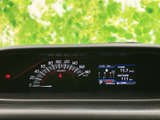 視認性の高いメーターで、走行情報を確認しやすく設計されています。運転に集中できる環境を提供します。