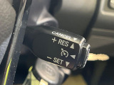 【クルーズコントロール】高速道路もラクラク走行。アクセルを離しても一定速度で走行ができ、長距離運転時の負担を軽減!加速・減速も簡単なスイッチ操作で調整できます。