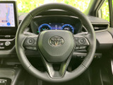握りやすいステアリングは、運転の操作性を高めます。快適なドライビングポジションを追求し、長距離運転でも疲れにくい設計です。