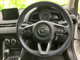 握りやすいステアリングで、快適なドライビングを実現。操作性も高く、運転の楽しさを追求できます。