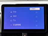 ラジオやCD、USBなど、様々な音源に対応。お好みの音楽を楽しみながら、快適なドライブをお届けします。