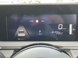 わかりやすいデザインのメーターは、視認性が高く、運転に必要な情報をスムーズに把握できます。運転状況を一目で確認できるので、安全運転をサポートします。