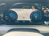 【Digital Cockpit Pro】メーター表示に加え、ナビゲ―ションのマップ、アシストシステムなど好みに応じて表示を切り替えできます。