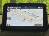 【マツダコネクトナビ】車内の雰囲気にマッチした一体型タイプのナビ。各種車輌設定やBluetooth再生等、様々な機能が楽しめます。直感的なダイヤル操作が可能で、使い勝手も良好です。