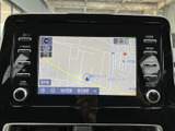車両情報やナビゲーションを一台に集約。運転に必要な情報を分かりやすく表示し、安全運転をサポートします。