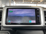 鮮明な画面で、ナビゲーションや車両情報が確認しやすいです。運転中の視認性を高め、安全運転をサポートする頼もしい装備です。