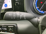 雨天時でもクリアな視界を確保。ワイパーの操作は簡単で、運転に必要な情報を遮ることはありません。安全な運転をサポートします。