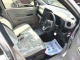 【届出(登録)済未使用車とは】自動車の分類では「新車」「中古車」この2種類しかありません。走行距離が100km未満かつ初度登録または初度届出された車両を「届出(登録)済未使用車」と呼んでいます。