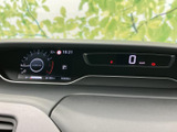 視認性の高いメーターで、運転に必要な情報をしっかり確認できます。運転に集中できる、落ち着いたデザインです。