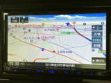 鮮明な地図表示で、目的地までの道順をスムーズに確認できます。渋滞情報もリアルタイムで表示され、最適なルートを提案してくれます。