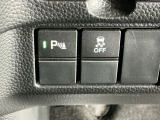 パーキングセンサーシステムは走行中に障害物が迫ると音と表示でお知らせ、低速走行時時の安心感を高めます