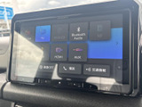 お気に入りの音楽やラジオを楽しめます。様々なメディアに対応し、充実したカーオーディオシステムで、車内時間をより快適に演出します。