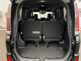 普段のお買い物や通勤、送迎等に十分な荷室スペースを確保しております。セカンドシートを倒すと、大きな荷物の積載も可能です♪