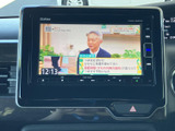 停車中には、TVや動画を楽しめます。長距離移動の際の休憩時間などに、リラックスした時間を過ごせます。