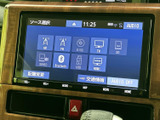 お気に入りの音楽やラジオを、クリアな音質で楽しめます。様々なソースに対応しており、ドライブをより一層盛り上げます。