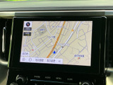 見やすい地図画面で、運転に集中できます。道路状況を的確に把握し、安全な運転をサポートします。スムーズな移動を支援します。