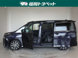 両側パワースライドドア付きだから、狭い駐車スペースなどでの 乗り降りラクラク!小さなお子さまのいるご家庭には嬉しい装備。