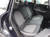 他の中古車販売店とは、異なった商品展開を実現するため、米国・Mitsuoka Motors Americaと連携を取りながらいち早く行動し、需要の先端商品を供給する体制づくりに努めています。