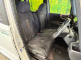 運転席シート廻りは使用感も少なく、良好な状態となっています。丁寧に使われていたことがよくわかりますね。
